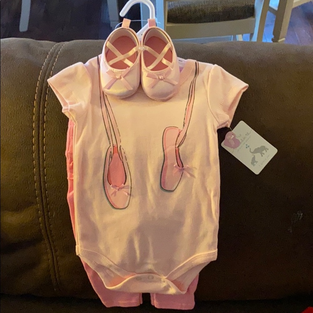 Toddler matching shoes ,shirt and pants .